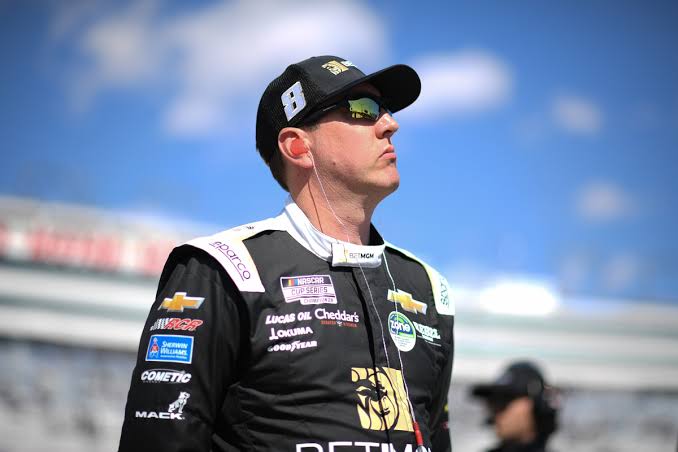KYLE BUSCH MAKES HISTORY! Toyota Dominates Martinsville in Jaw-Dropping Upset”