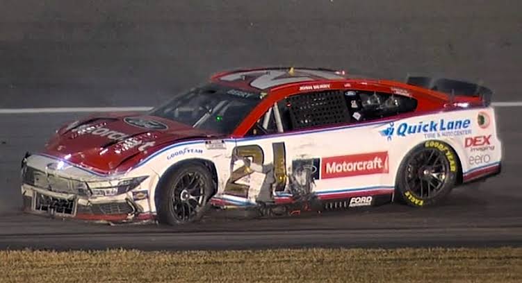 “Josh Berry’s Power Failure: Wood Brothers Accuse Bubba Wallace of Dirty Tactics!”
