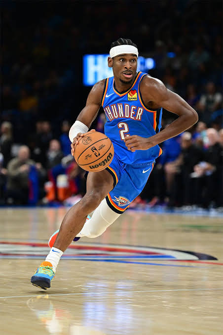 Shai Gilgeous-Alexander and the Oklahoma City Thunder won their seventh game in a row by defeating the Sacramento Kings.